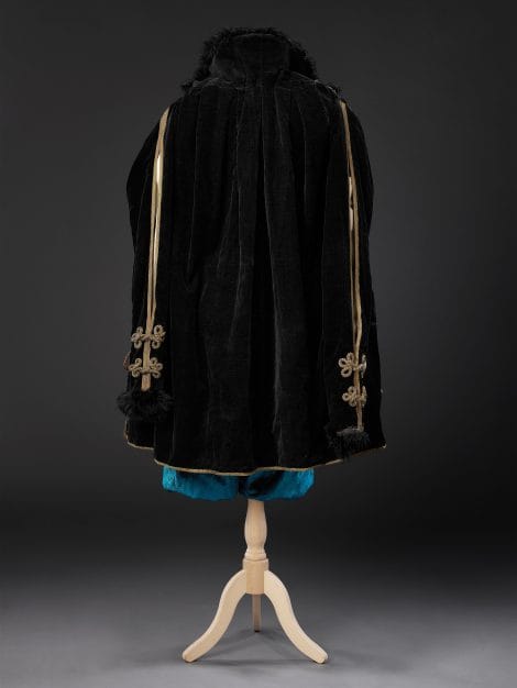 Costume
