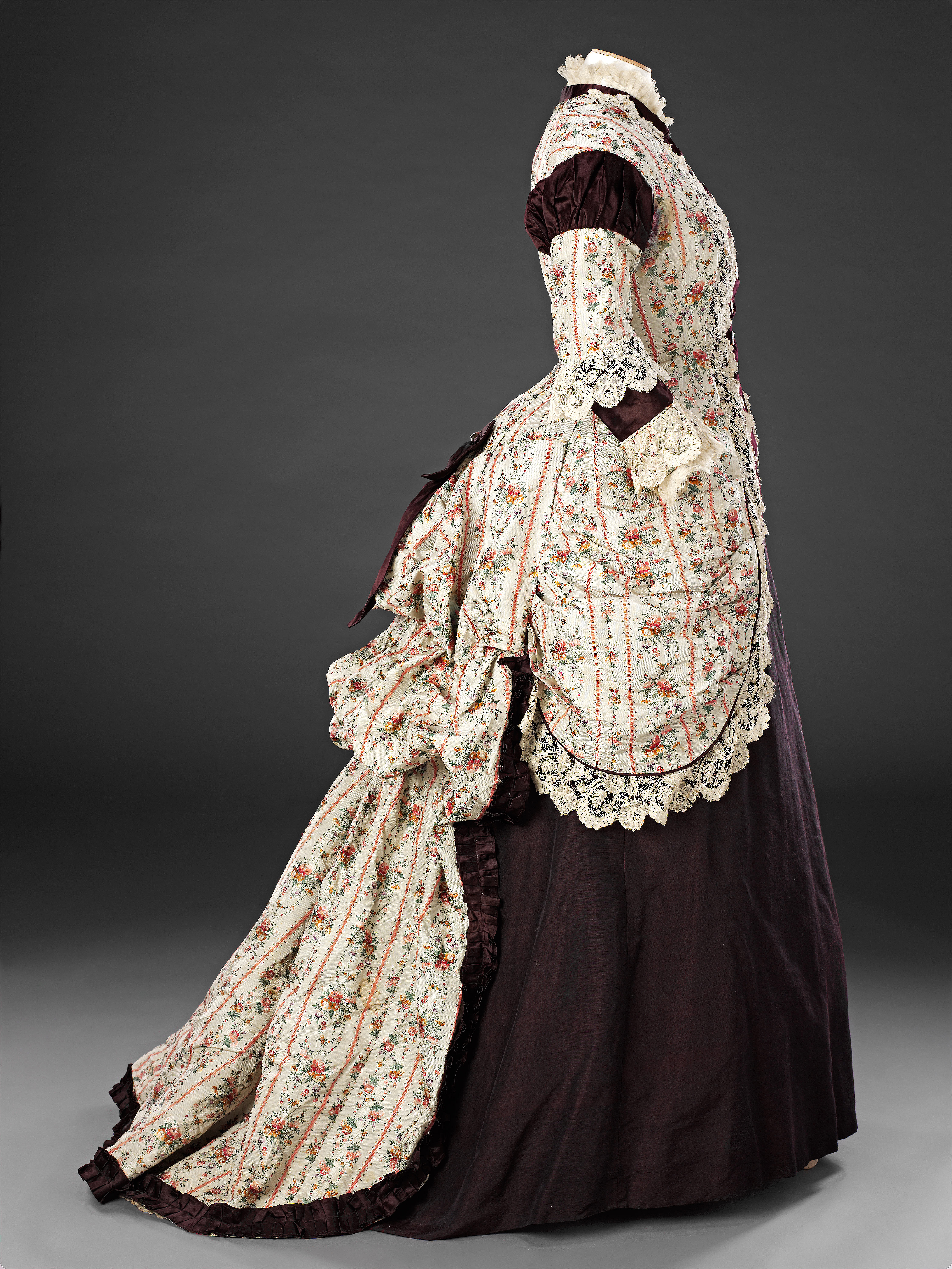 Overdress late 1870s 3