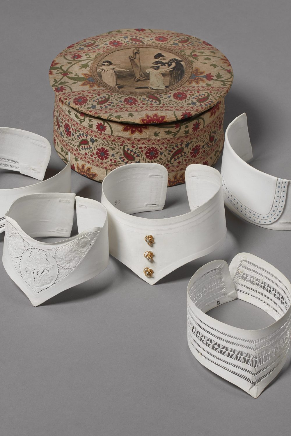 Collars and Collar Box